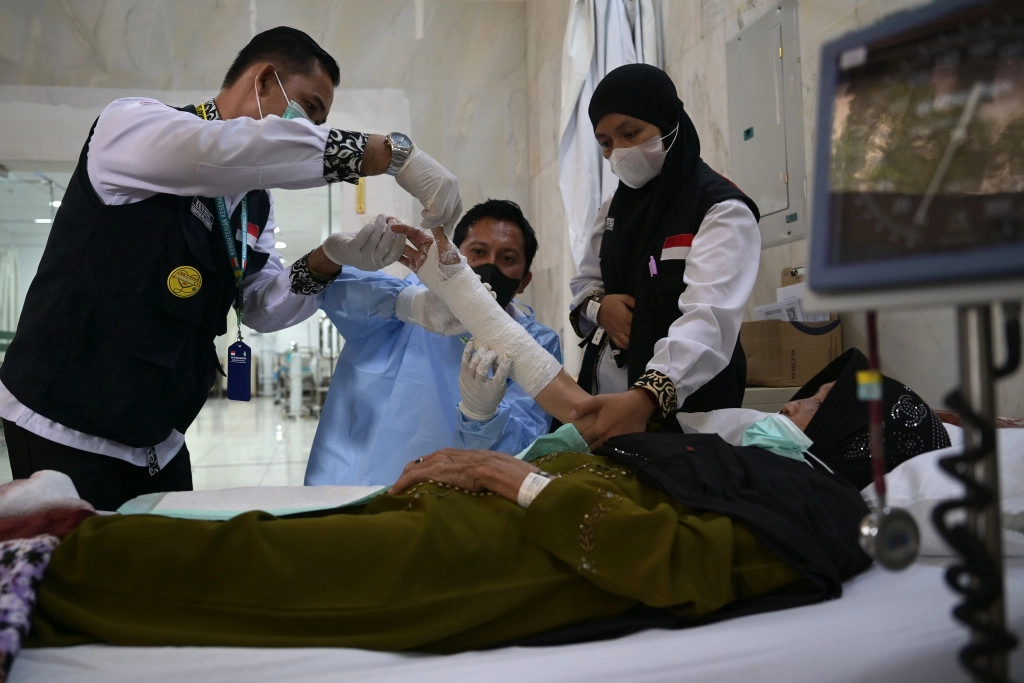 klinik_kesehatan_haji_indonesia_di_makkah_280524_sgd_5_9dca22c347.jpeg