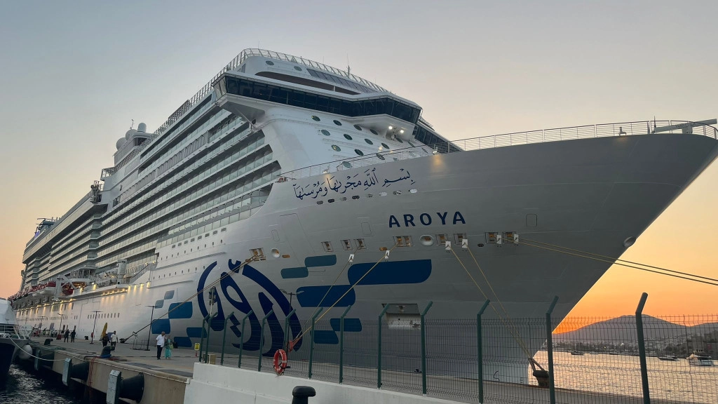 Aroya-Cruise-–-The-New-Queen-of-the-Sea-by-Saudi-Cruise-1.jpg