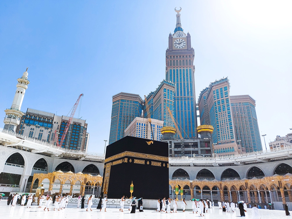 pilgrims-in-kaaba-in-macca-al-haram-umrah-social-2022-11-01-06-38-33-utc.jpg