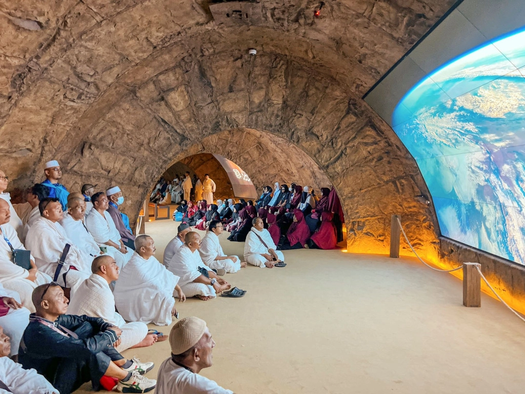 hira-cultural-district-tour.jpg